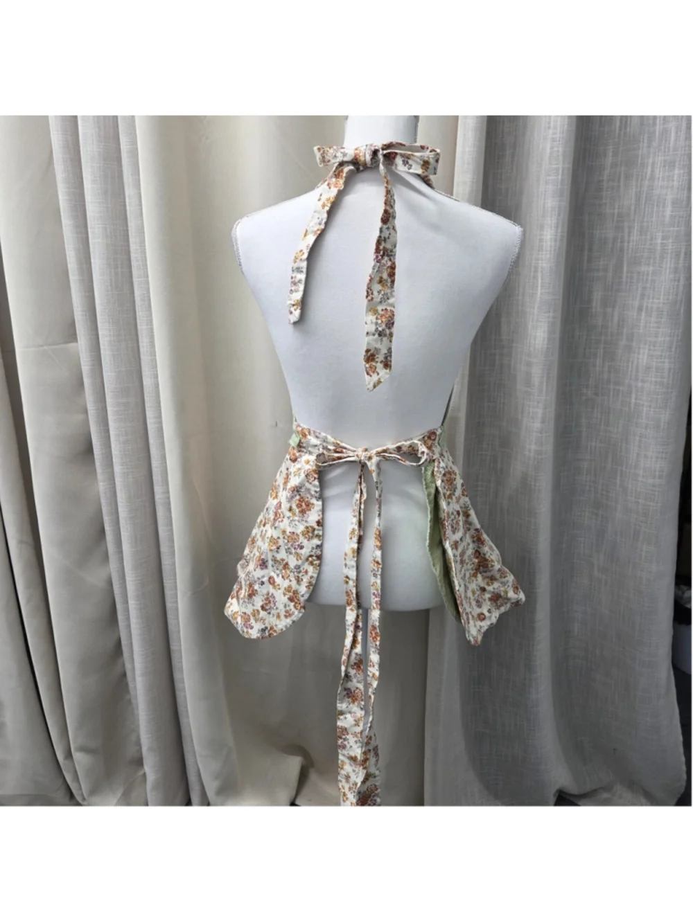 Vintage-Inspired Sweetheart Apron Floral Reversible Cottagecore Coquette